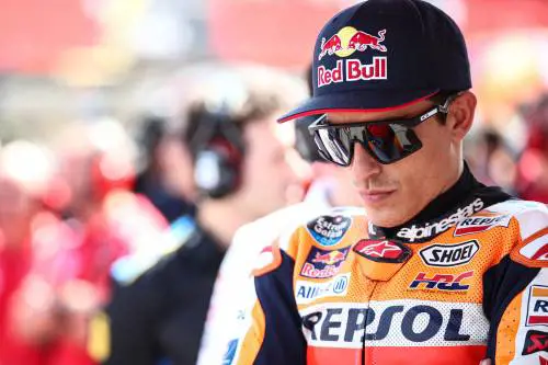MotoGP, Marquez vola sul bagnato nelle Libere 2 a Lusail. Bagnaia solo 12°