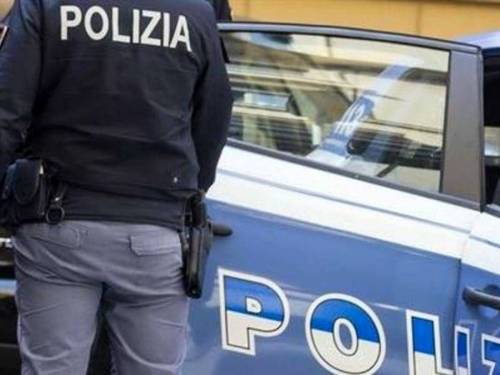 Pavia, 24enne aggredita da uno straniero: i passanti la salvano dallo stupro