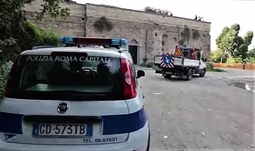 Guida cade dal Gianicolo, insegnanti e alunni sotto choc: cosa è accaduto a Roma