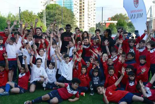 Un calcio ed è gol al degrado. Nuovo centro al Gratosoglio
