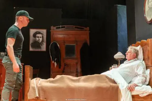 "Fascisti e antifascisti? A teatro si ride in pace"