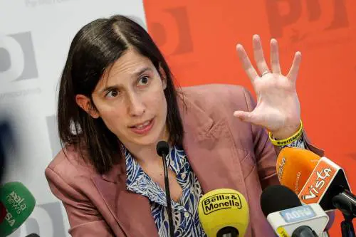 Nel Pd di Elly Schlein due pesi e due misure per Carlo Cottarelli
