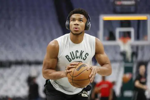 "Il fallimento non esiste": la lezione del cestista Antetokounmpo