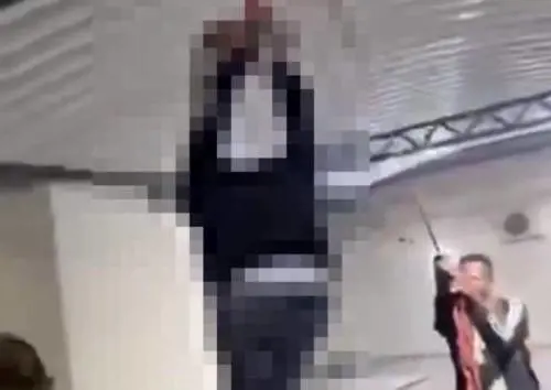 Rapiti, bastonati e torturati: il video choc dei migranti
