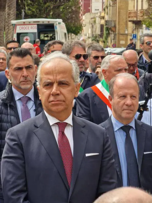 Pnrr, Piantedosi ai sindaci: i fondi ci sono. Decaro preoccupato: spiegazioni insufficienti