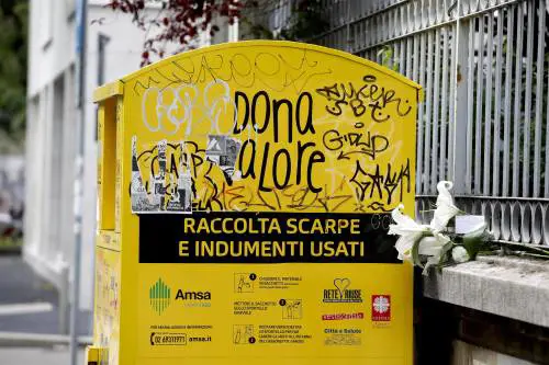 La neonata trovata morta nel cassonetto Caritas: "Sembrava una bambola"