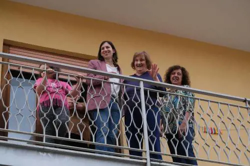 L'invito dal balcone e la colazione: Schlein a Palermo tra La Torre e la polemica Chinnici