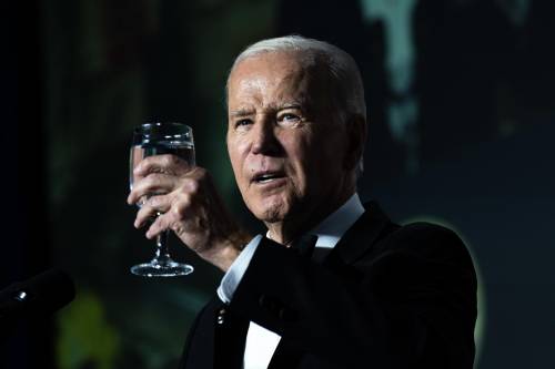La tv segreta nello Studio Ovale ma non solo: i vizi di Joe Biden