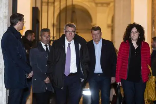 "Avviato dialogo". "Metodo inaccettabile": i sindacati si spaccano dopo il vertice