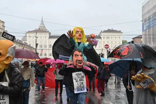 La gauche è unita soltanto dall'antifascismo. Il secolare "chiodo fisso" dell'intellighenzia