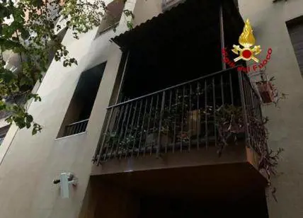 Milano: incendio in piazza De Angeli. Due uomini rimasti feriti