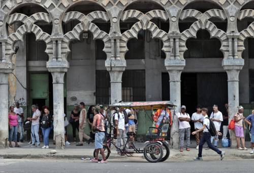 Cuba ha cancellato la parata del Primo maggio: ecco perché
