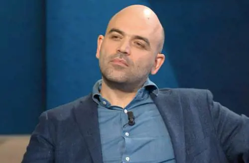 "I ministri qui a provocare". Saviano choc sulle contestazioni anti-Roccella