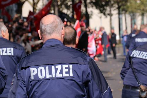 Due bambine accoltellate in una scuola: attacco choc a Berlino
