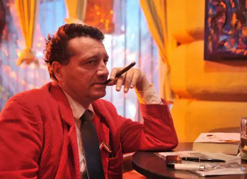 Tra "essere" e "malessere" meglio essere (qualcun altro)