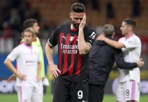 Mentre Napoli attende la festa, farsa del Var e Milan confuso