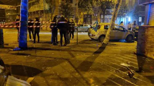 Il luogo della sparatoria in piazza Volturno a Napoli