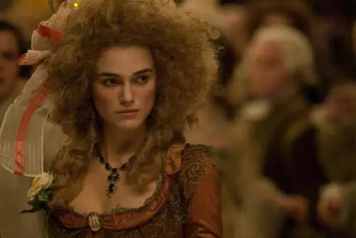 Ti è piaciuta la serie sulla Regina Carlotta? Ecco 5 drammi storici da (ri)vedere