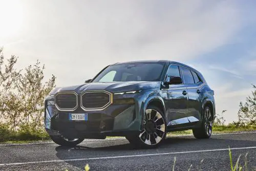 BMW XM: guarda le foto