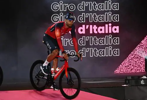 Un Giro grandi firme. Roglic sfida Evenepoel tra salite e cronometro