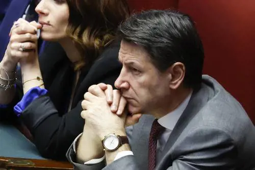 Conte aggredito da un No Vax: "Ci hai chiusi in casa"