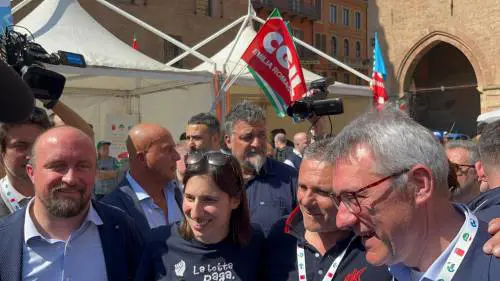 Da Vogue alla Cgil, le acrobazie della Schlein