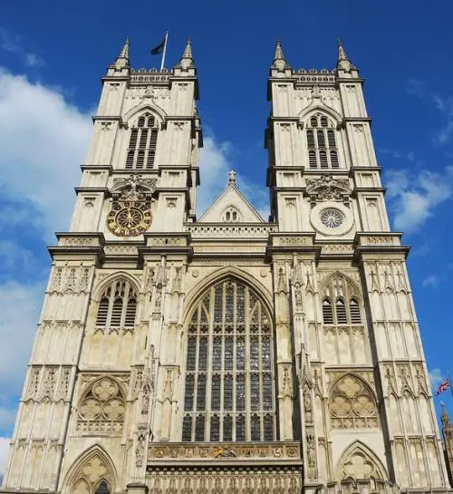 Westminister, incoronazione e tv: un fenomeno mediatico diretto da Elisabetta II 