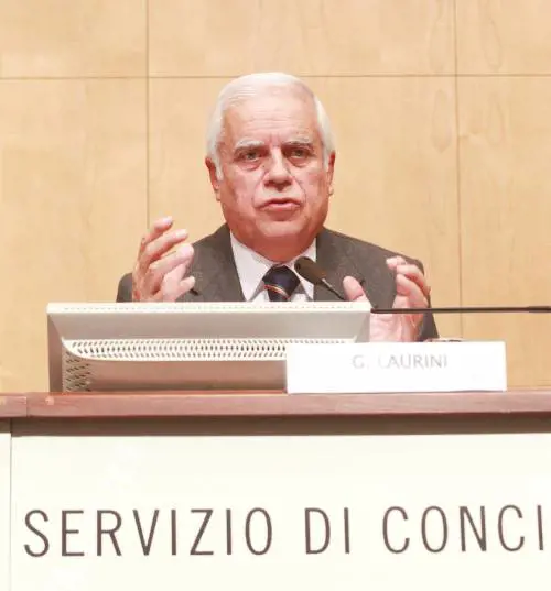 I notai e gli avvocati sono diversi. E restano indispensabili