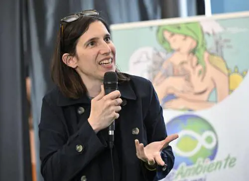 Che sberla alla Schlein, l'orrore dell'orso e Murgia: quindi, oggi...