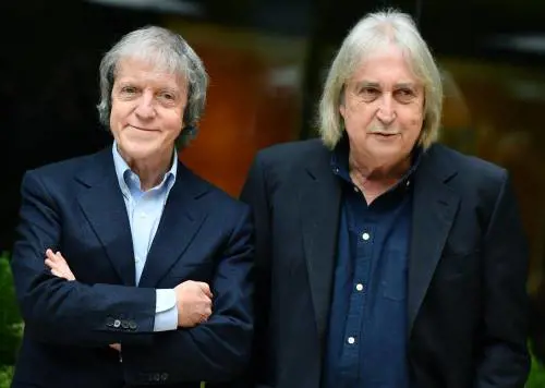 Cult, risate e un'Italia piena di vizi: il vero significato dietro ai film dei Vanzina