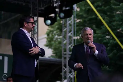 Il centrodestra ora cerca di consolidare la vittoria. Il nemico è l'astensione