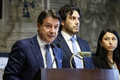 Riforme, il niet di Conte e Schlein. Renzi e Calenda aprono alla Meloni