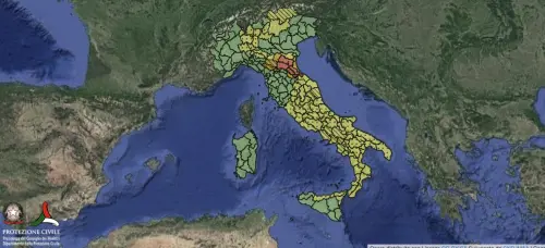 Maltempo, scatta l'allerta della Protezione Civile in 13 regioni