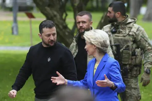 Von der Leyen da Zelensky. In arrivo altri carichi di armi (con i missili a lungo raggio)