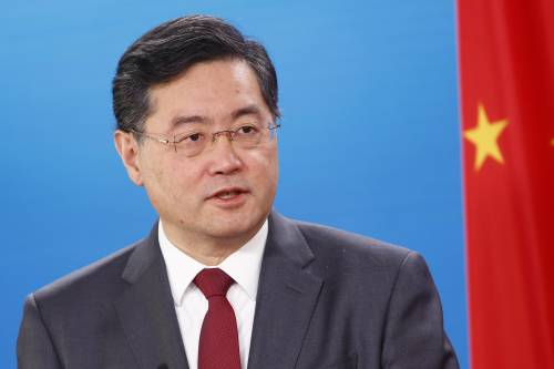 Cina, rimosso il ministro degli Esteri: al suo posto torna Wang Yi