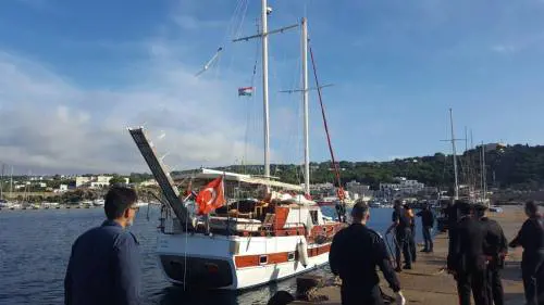 "Viaggi su velieri a 10mila euro". Così i trafficanti portano i clandestini in Italia