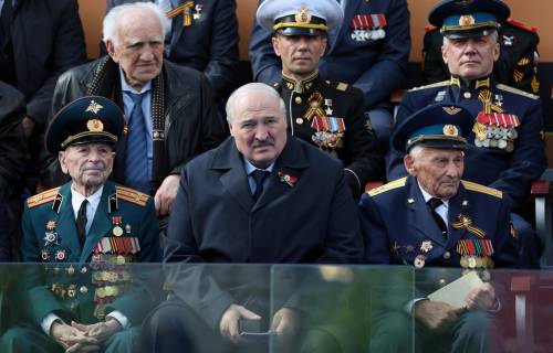 "Gravemente malato". "Solo un intervento". Giallo sulla salute di Lukashenko