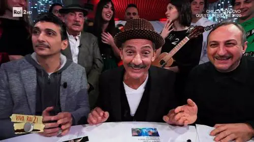 "Sicuri che cresce?". Pure Fiorello sfotte Schlein sui consensi