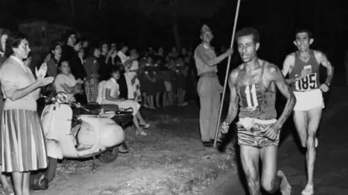 Abebe Bikila, vincere l'oro correndo a piedi nudi 