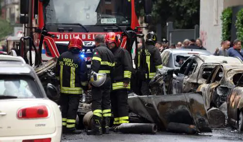 "I bambini piangevano disperati". Il racconto dal quartiere di Milano sconvolto dall'esplosione