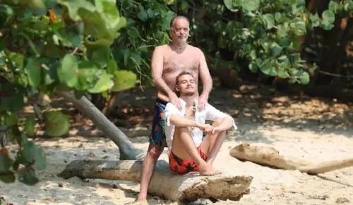 "Mentre dormivano...". La rivelazione hot di Cecchi Paone sul sesso all'Isola