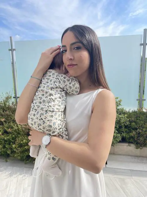 Diventa mamma dopo un tumore raro: è il primo caso al mondo