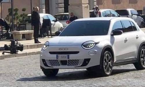 Nuova Fiat 600, il modello avvistato senza veli a Roma