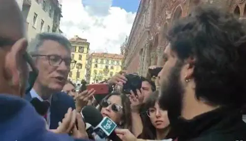 "Ci avete traditi". Landini contestato dagli studenti della tendopoli