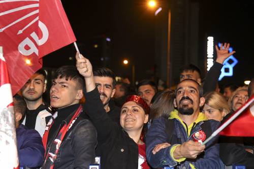 Erdogan sfiora la vittoria. Ballottaggio in Turchia: cosa può succedere
