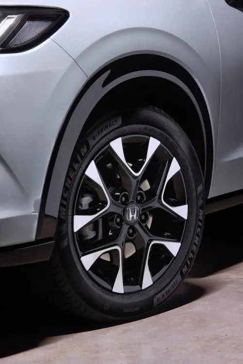 Honda ZR-V 2023, le foto del nuovo suv ibrido