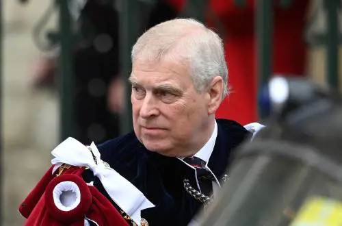Il principe Andrea si rifiuta di lasciare il Royal Lodge a William e Kate
