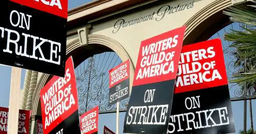 Serie tv, panico da rinnovi e cancellazioni. Quali sono quelle a rischio?