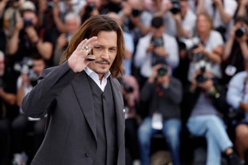 Depp a Cannes, una presenza che diventa “la lezione di Johnny”