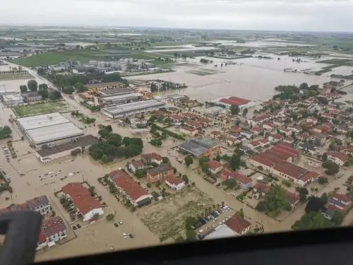 È allarme dopo l'alluvione in Emilia-Romagna: dalla terra spuntano ordigni bellici inesplosi